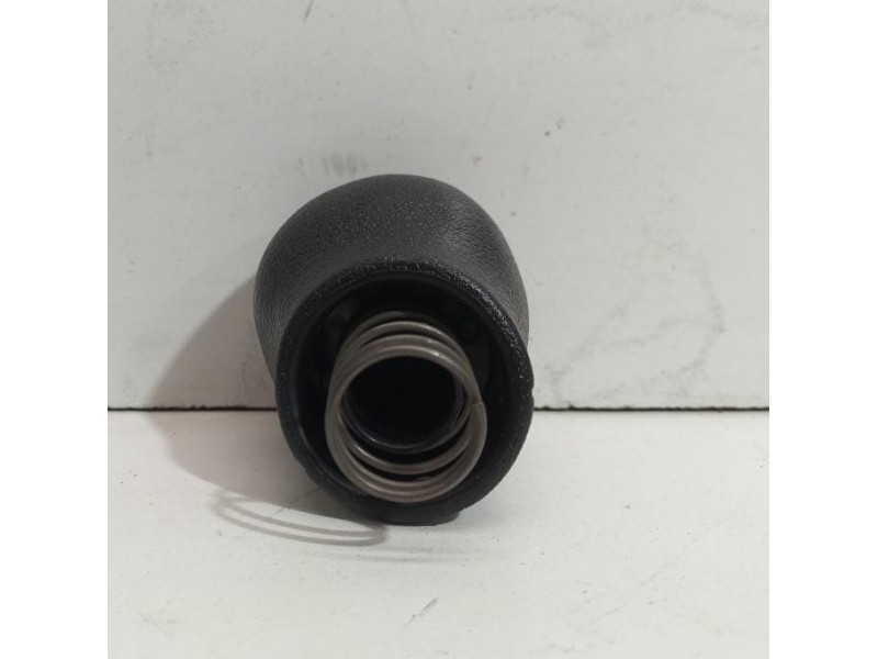 Recambio de pomo palanca cambio para volkswagen t5 bus 2.5 tdi referencia OEM IAM 6VELOCIDADES 78654 