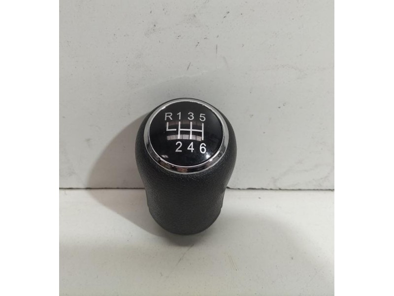 Recambio de pomo palanca cambio para volkswagen t5 bus 2.5 tdi referencia OEM IAM 6VELOCIDADES 78654 