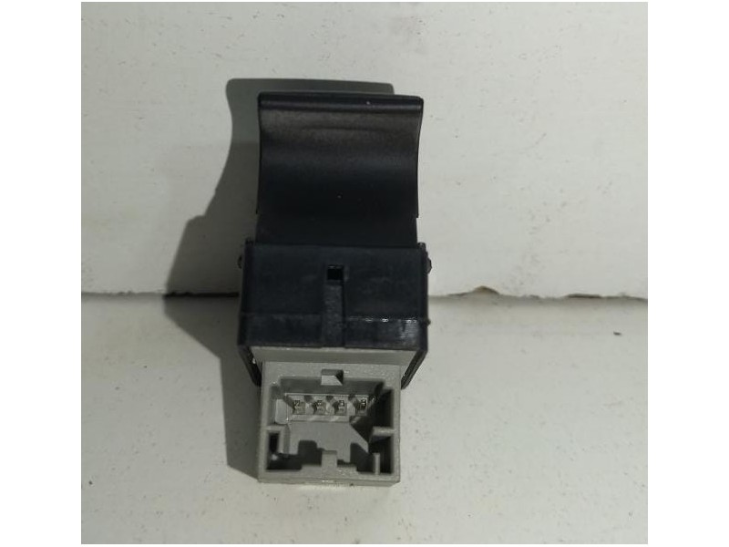 Recambio de mando elevalunas delantero derecho para volkswagen t5 bus 2.5 tdi referencia OEM IAM BNZ 78655 