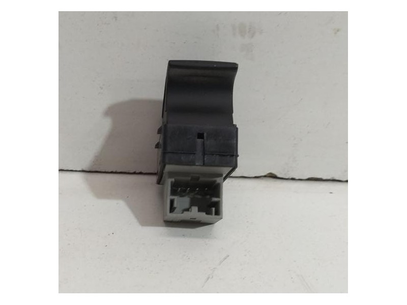 Recambio de mando elevalunas delantero derecho para volkswagen t5 bus 2.5 tdi referencia OEM IAM BNZ 78655 