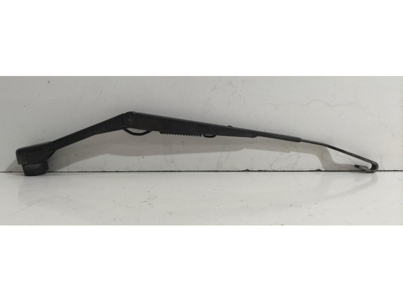 Recambio de brazo limpia delantero izquierdo para mitsubishi l 200 (k6/7) 2500 td glx (4-ptas.) referencia OEM IAM MR192097 7866