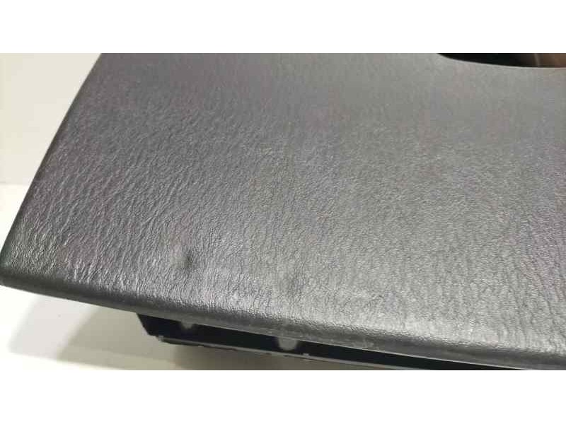 Recambio de guantera para hyundai h1 travel referencia OEM IAM 845104A000 83228 R