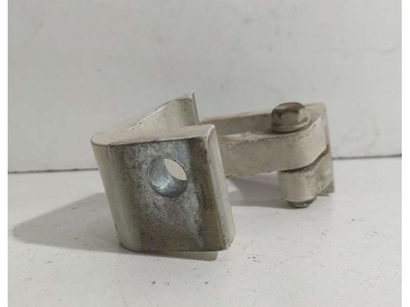 Recambio de retenedor puerta para volkswagen t5 bus 2.5 tdi referencia OEM IAM 7H0831402B 78676 