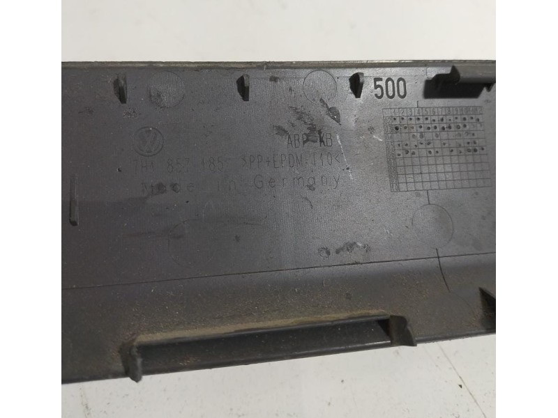 Recambio de molduras delanteras para volkswagen t5 bus 2.5 tdi referencia OEM IAM 7H1857185 78678 