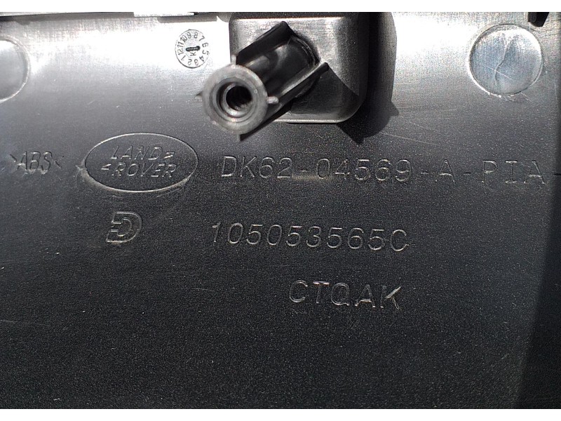 Recambio de molduras traseras para land rover range rover sport autobiography hybrid referencia OEM IAM DK6204569A 70420 R