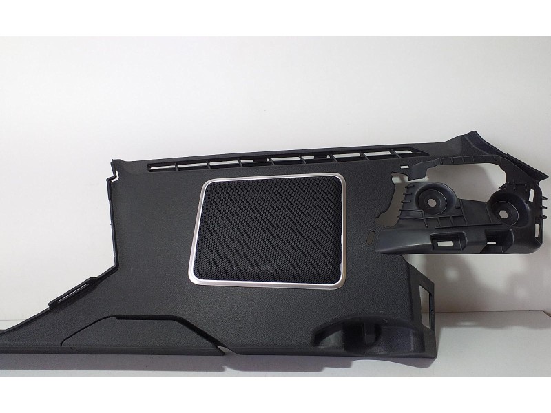 Recambio de molduras traseras para land rover range rover sport autobiography hybrid referencia OEM IAM DK6231013C 70423 R