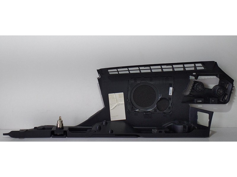 Recambio de molduras traseras para land rover range rover sport autobiography hybrid referencia OEM IAM DK6231012C 70424 R