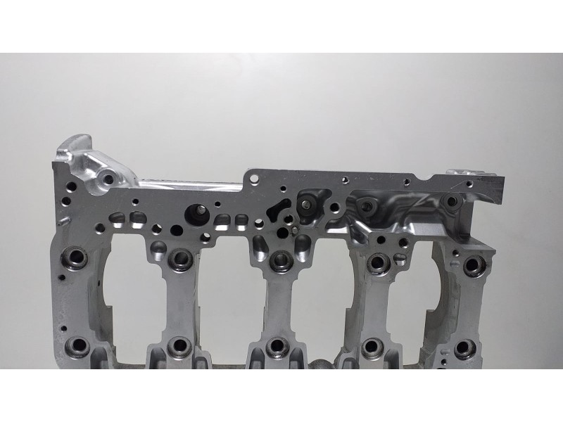 Recambio de sobrecarter para toyota avensis berlina (t25) 2.2 d-4d executive berlina (5-ptas.) referencia OEM IAM 2AD 61455 