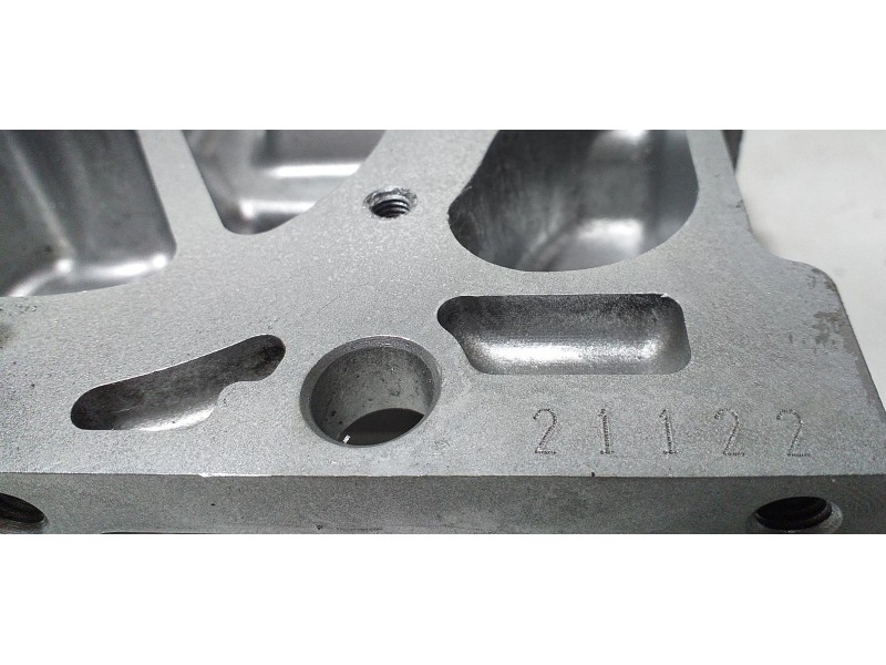 Recambio de sobrecarter para toyota avensis berlina (t25) 2.2 d-4d executive berlina (5-ptas.) referencia OEM IAM 2AD 61455 