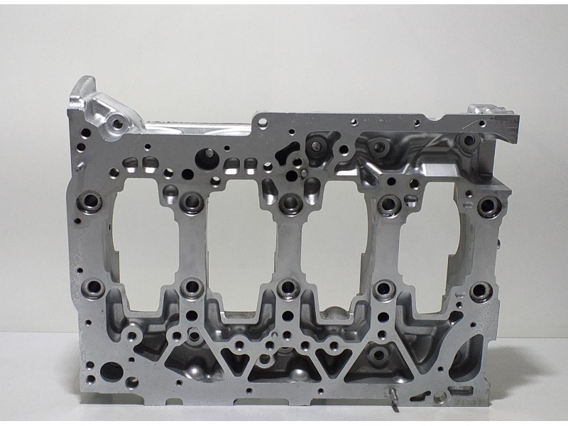 Recambio de sobrecarter para toyota avensis berlina (t25) 2.2 d-4d executive berlina (5-ptas.) referencia OEM IAM 2AD 61455 