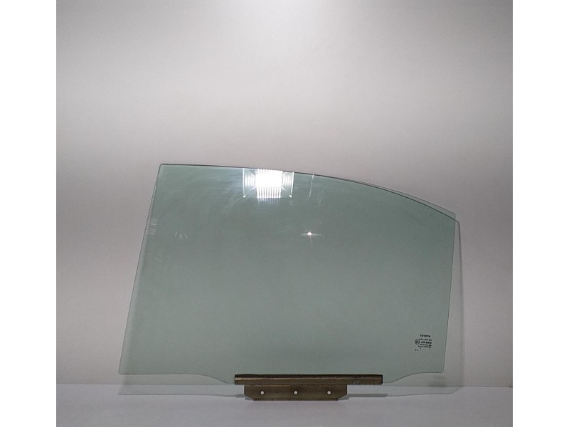 Recambio de luna trasera izquierda para toyota avensis berlina (t25) 2.2 d-4d executive berlina (5-ptas.) referencia OEM IAM 681