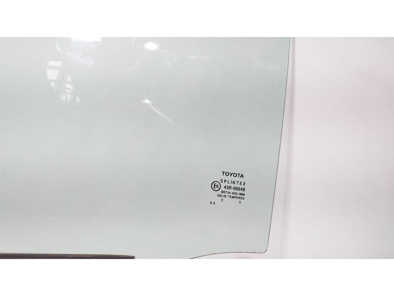 Recambio de luna trasera izquierda para toyota avensis berlina (t25) 2.2 d-4d executive berlina (5-ptas.) referencia OEM IAM 681