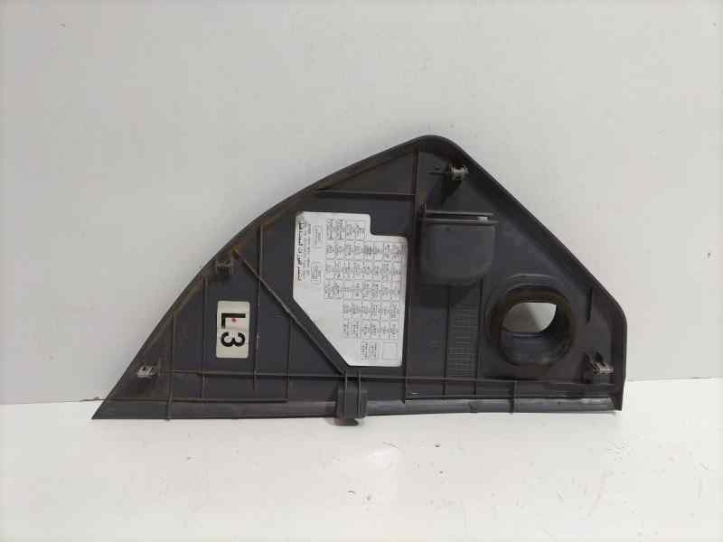 Recambio de molduras delanteras para hyundai tucson (jm) 2.0 crdi comfort (4wd) referencia OEM IAM D4EA 84419 R