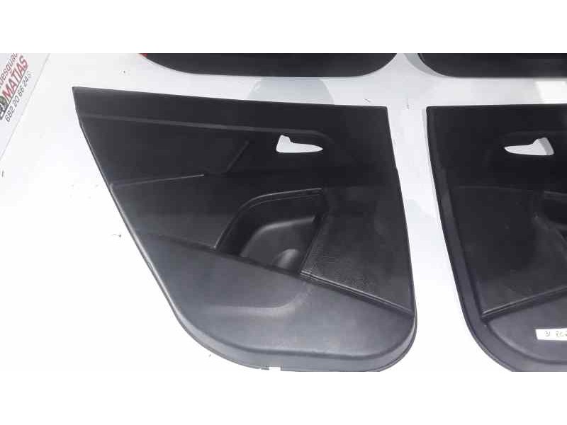Recambio de juego tapizados / cartoneras para kia sportage concept 4x2 referencia OEM IAM  31202 