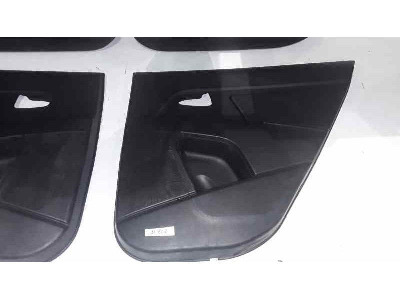 Recambio de juego tapizados / cartoneras para kia sportage concept 4x2 referencia OEM IAM  31202 