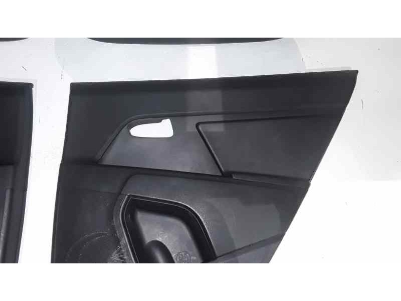 Recambio de juego tapizados / cartoneras para kia sportage concept 4x2 referencia OEM IAM  31202 