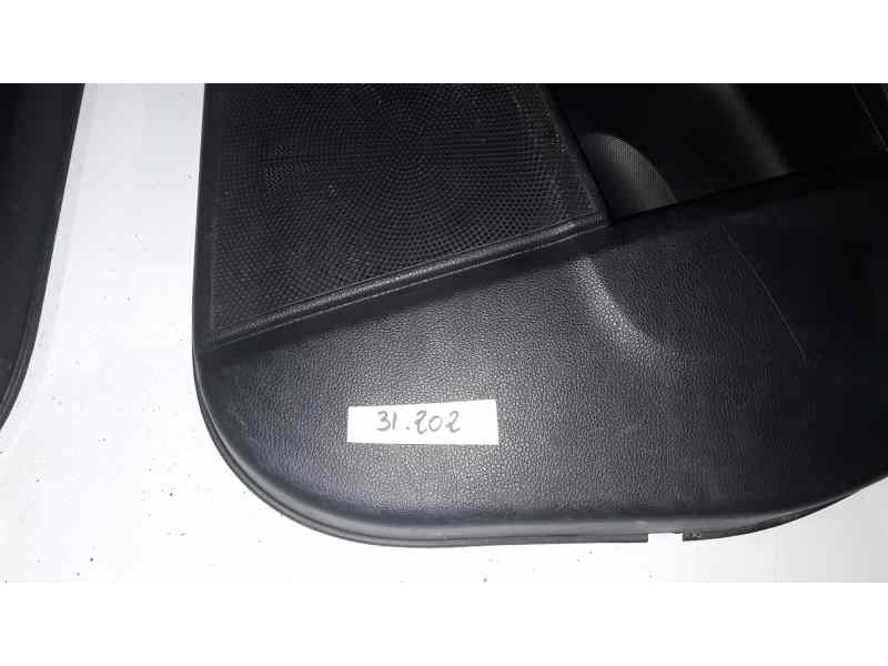 Recambio de juego tapizados / cartoneras para kia sportage concept 4x2 referencia OEM IAM  31202 