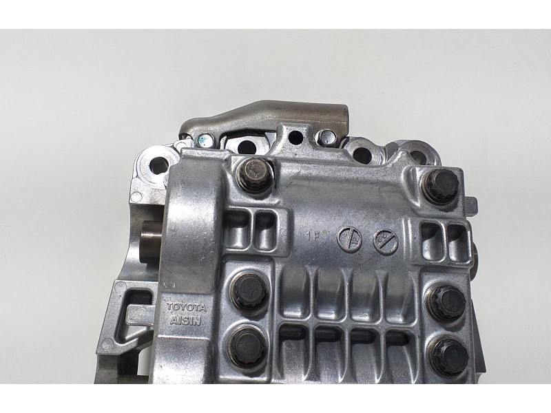 Recambio de bomba aceite para toyota avensis berlina (t25) 2.2 d-4d executive berlina (5-ptas.) referencia OEM IAM 2AD 61473 