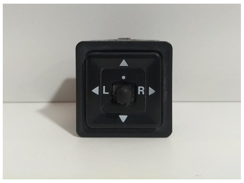 Recambio de mando retrovisor para mitsubishi l 200 (k6/7) 2500 td glx (4-ptas.) referencia OEM IAM 4D56 78723 