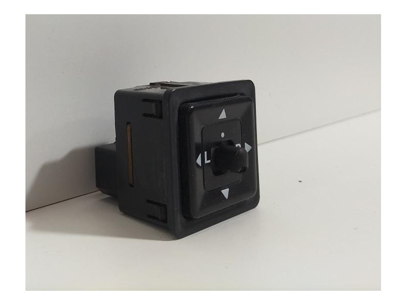 Recambio de mando retrovisor para mitsubishi l 200 (k6/7) 2500 td glx (4-ptas.) referencia OEM IAM 4D56 78723 