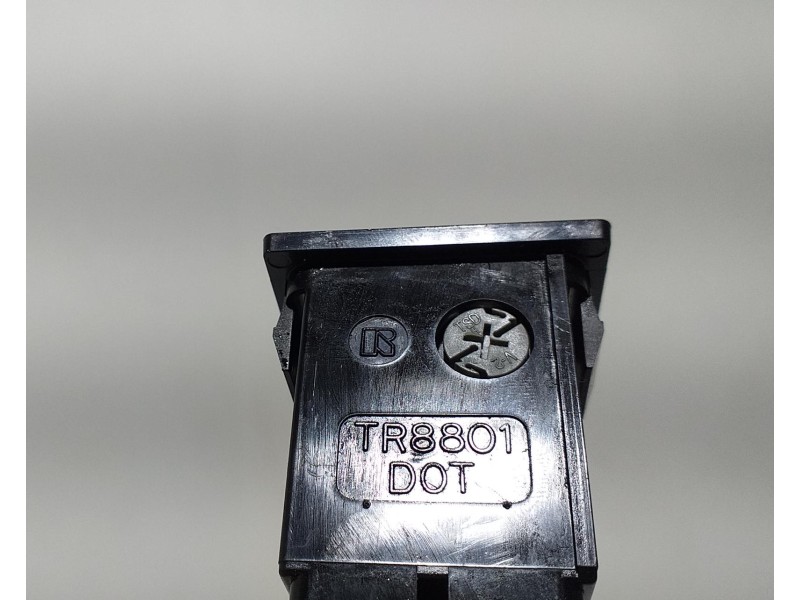 Recambio de interruptor para toyota avensis berlina (t25) 2.2 d-4d executive berlina (5-ptas.) referencia OEM IAM TR8801 61479 