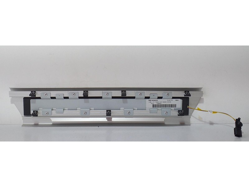 Recambio de molduras delanteras para land rover range rover sport autobiography hybrid referencia OEM IAM CPLA13200CB 70450 R