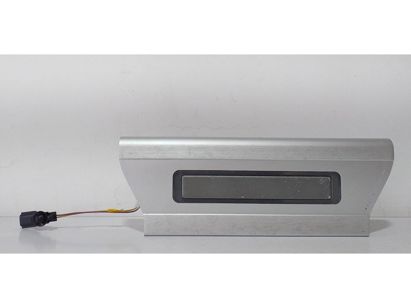 Recambio de molduras traseras para land rover range rover sport autobiography hybrid referencia OEM IAM CPLA13245CB 70453 R