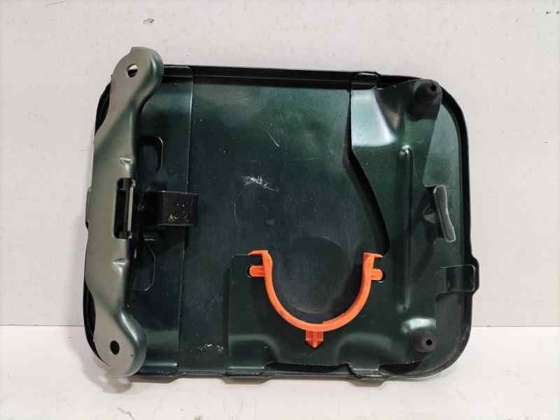 Recambio de tapa exterior combustible para nissan terrano/terrano.ii (r20) comfort referencia OEM IAM 788300X000 84690 R