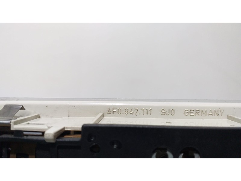 Recambio de luz interior para audi a6 avant (4f5) 3.0 tdi quattro referencia OEM IAM 4F0947111 61620 