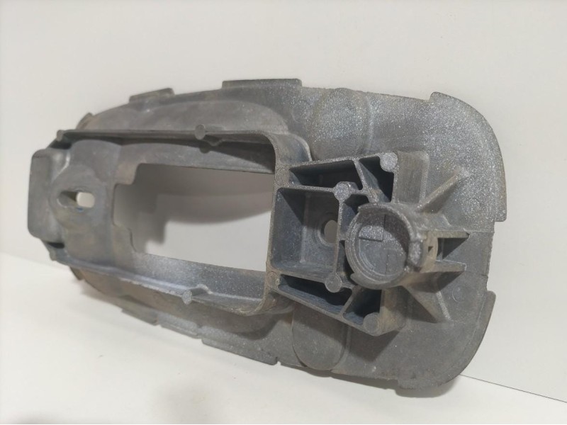 Recambio de maneta exterior porton para opel vivaro furgón/combi (07.2006 =>) combi 2.9t l2h1 referencia OEM IAM 8200006257 7887