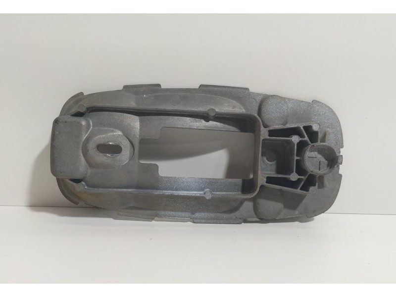 Recambio de maneta exterior porton para opel vivaro furgón/combi (07.2006 =>) combi 2.9t l2h1 referencia OEM IAM 8200006257 7887