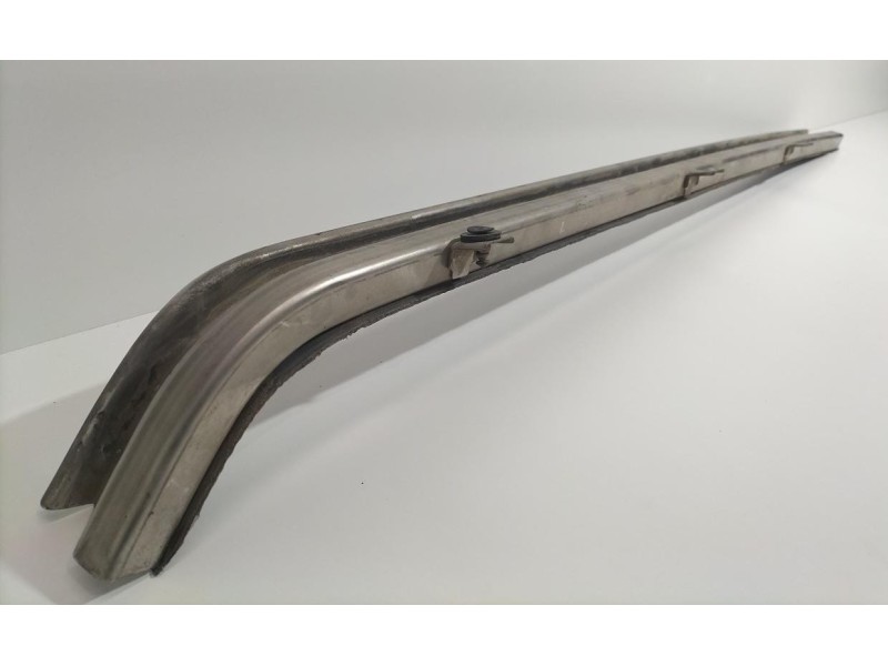 Recambio de soporte / guia puerta corredera para volkswagen t5 bus 2.5 tdi referencia OEM IAM 7H18438720 78886 