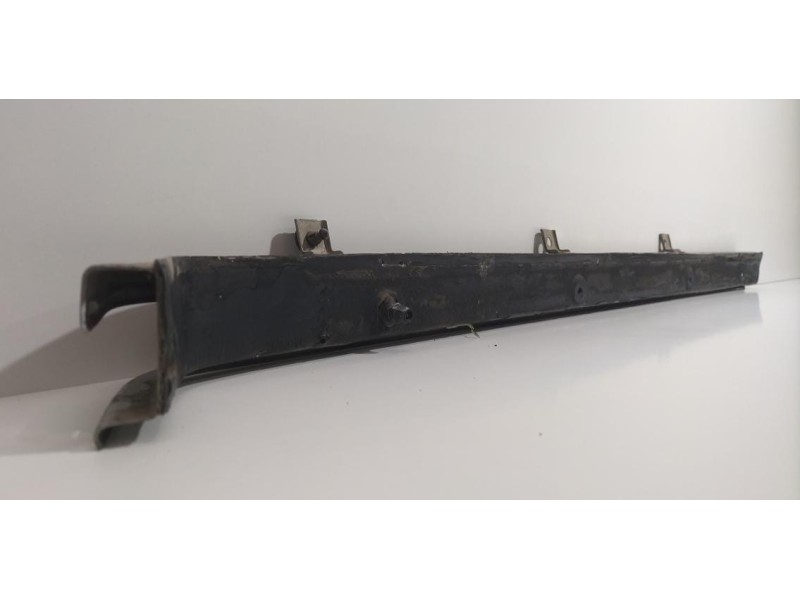 Recambio de soporte / guia puerta corredera para volkswagen t5 bus 2.5 tdi referencia OEM IAM 7H18438720 78886 