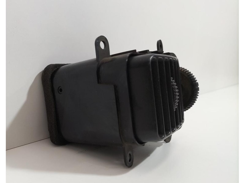 Recambio de rejilla aireadora para mitsubishi l 200 (k6/7) 2500 td glx (4-ptas.) referencia OEM IAM 4D56 78894 