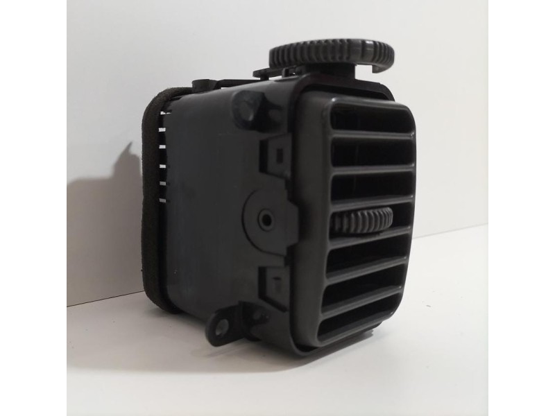 Recambio de rejilla aireadora para mitsubishi l 200 (k6/7) 2500 td glx (4-ptas.) referencia OEM IAM 4D56 78896 