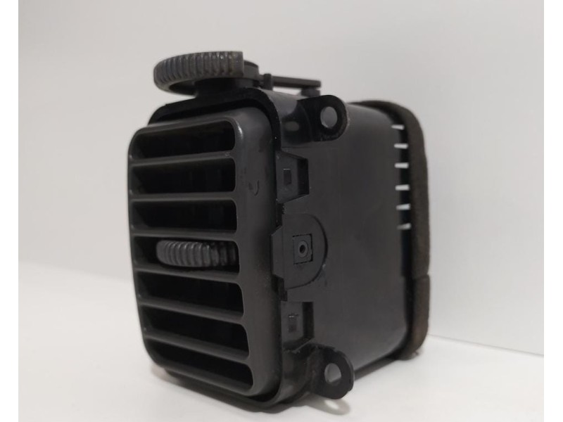 Recambio de rejilla aireadora para mitsubishi l 200 (k6/7) 2500 td glx (4-ptas.) referencia OEM IAM 4D56 78896 