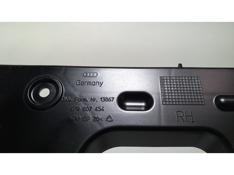 Recambio de molduras traseras para audi a6 avant (4f5) 3.0 tdi quattro referencia OEM IAM 4F9807454 61635 