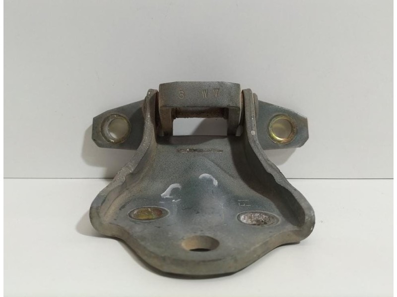Recambio de bisagra puerta delantera derecha para mitsubishi l 200 (k6/7) 2500 td glx (4-ptas.) referencia OEM IAM 4D56 78902 