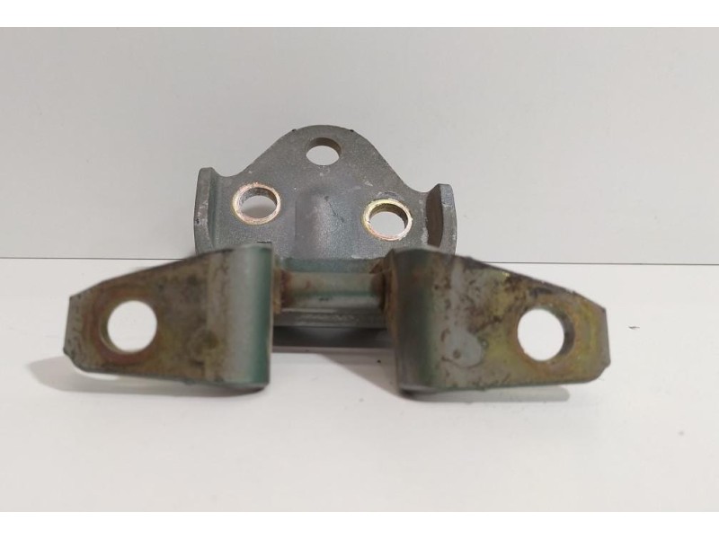 Recambio de bisagra puerta delantera derecha para mitsubishi l 200 (k6/7) 2500 td glx (4-ptas.) referencia OEM IAM 4D56 78902 