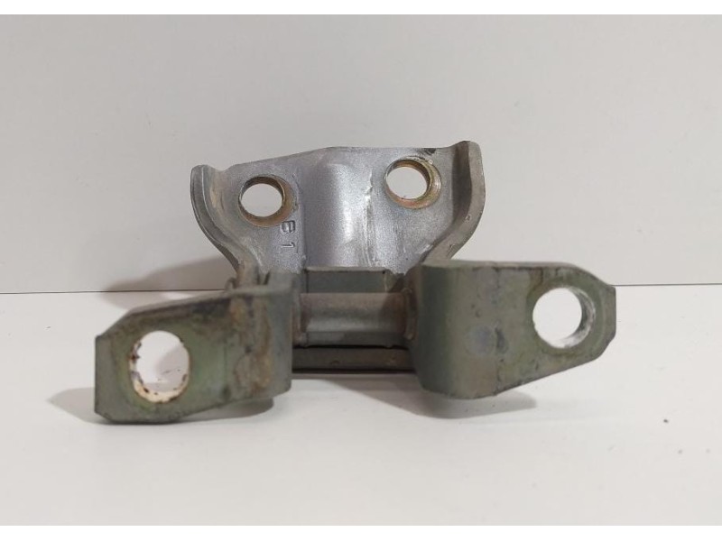 Recambio de bisagra puerta trasera izquierda para mitsubishi l 200 (k6/7) 2500 td glx (4-ptas.) referencia OEM IAM 4D56 78903 