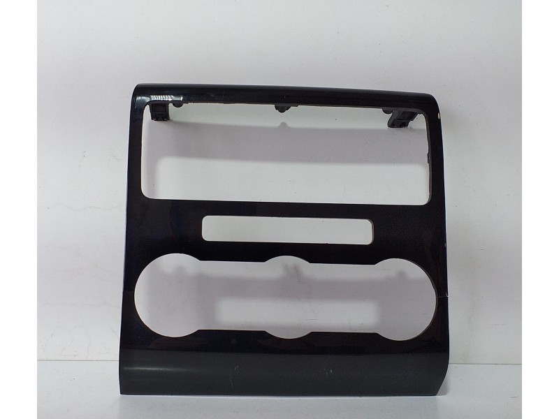 Recambio de molduras traseras para land rover range rover sport autobiography hybrid referencia OEM IAM DK6M044E15 70489 R