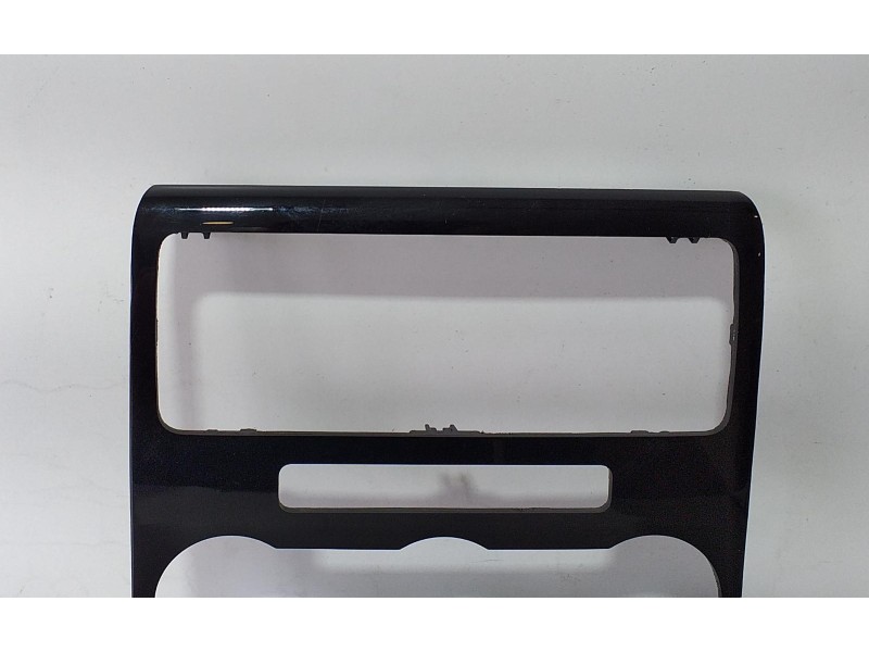 Recambio de molduras traseras para land rover range rover sport autobiography hybrid referencia OEM IAM DK6M044E15 70489 R