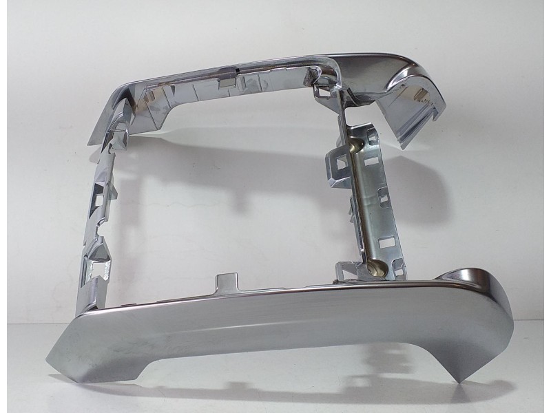 Recambio de molduras traseras para land rover range rover sport autobiography hybrid referencia OEM IAM DK6267448A 70490 R