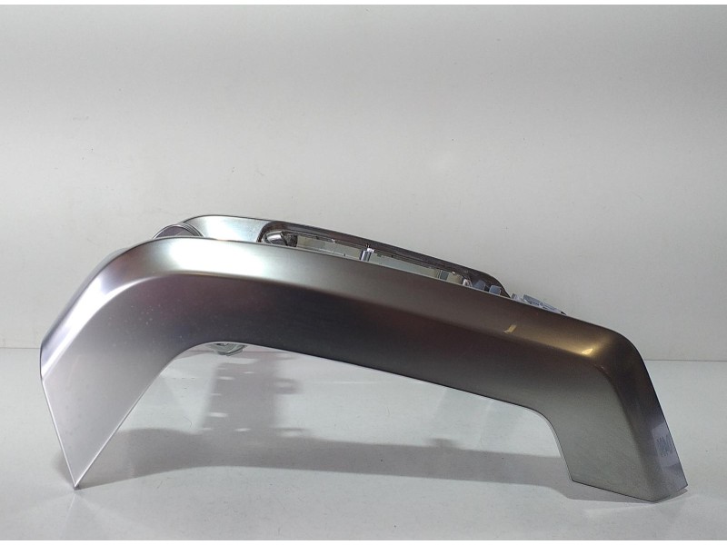 Recambio de molduras traseras para land rover range rover sport autobiography hybrid referencia OEM IAM DK6267448A 70490 R