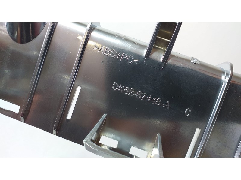 Recambio de molduras traseras para land rover range rover sport autobiography hybrid referencia OEM IAM DK6267448A 70490 R