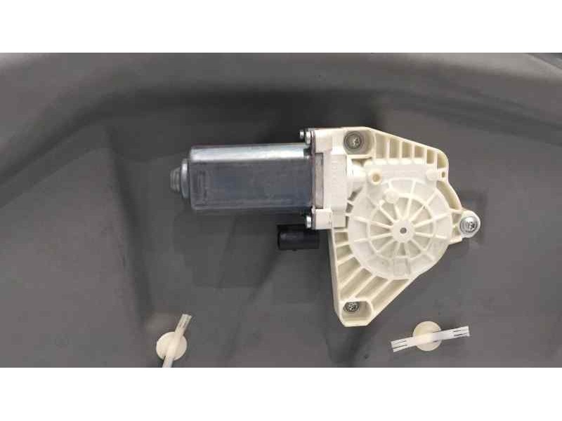 Recambio de elevalunas delantero izquierdo para mercedes-benz clase b (w245) 200 cdi (245.208) referencia OEM IAM A1697202779 44