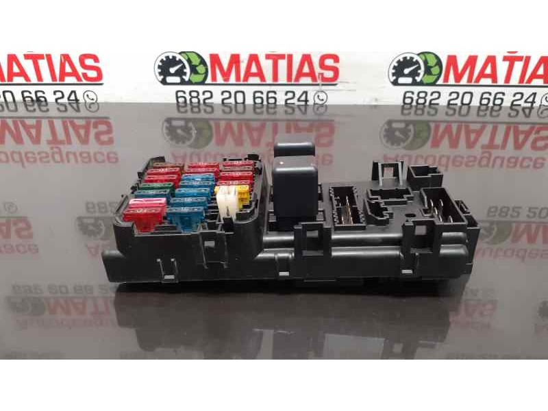 Recambio de caja reles / fusibles para mitsubishi 3000 gt (z10) básico referencia OEM IAM RELEREF:MB183885 37031 