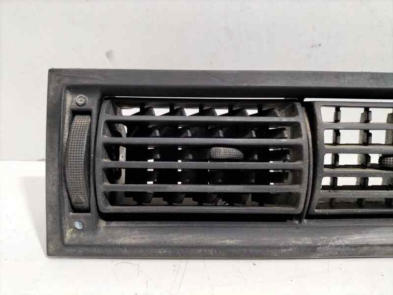 Recambio de rejilla aireadora para volkswagen t4 transporter/furgoneta (mod. 1991) combi referencia OEM IAM 7D1819703A 84666 R