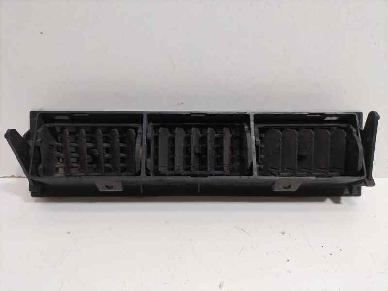 Recambio de rejilla aireadora para volkswagen t4 transporter/furgoneta (mod. 1991) combi referencia OEM IAM 7D1819703A 84666 R