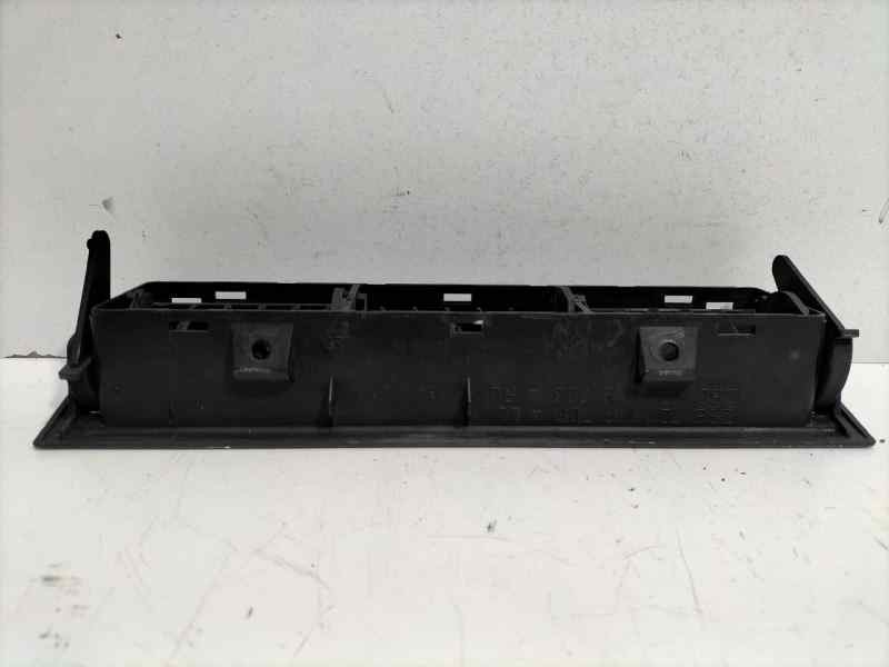 Recambio de rejilla aireadora para volkswagen t4 transporter/furgoneta (mod. 1991) combi referencia OEM IAM 7D1819703A 84666 R